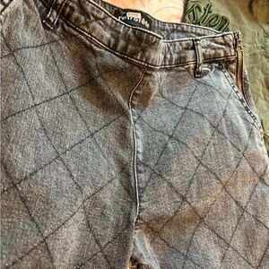 Retrofit Men's Gray Quilted-Pattern Relaxed Jeans with Side Zip
